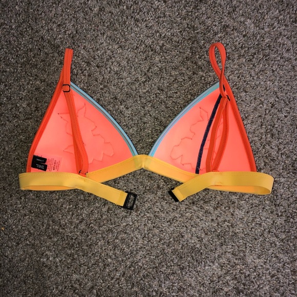 triangl 🧡 bikini top - Picture 3 of 4